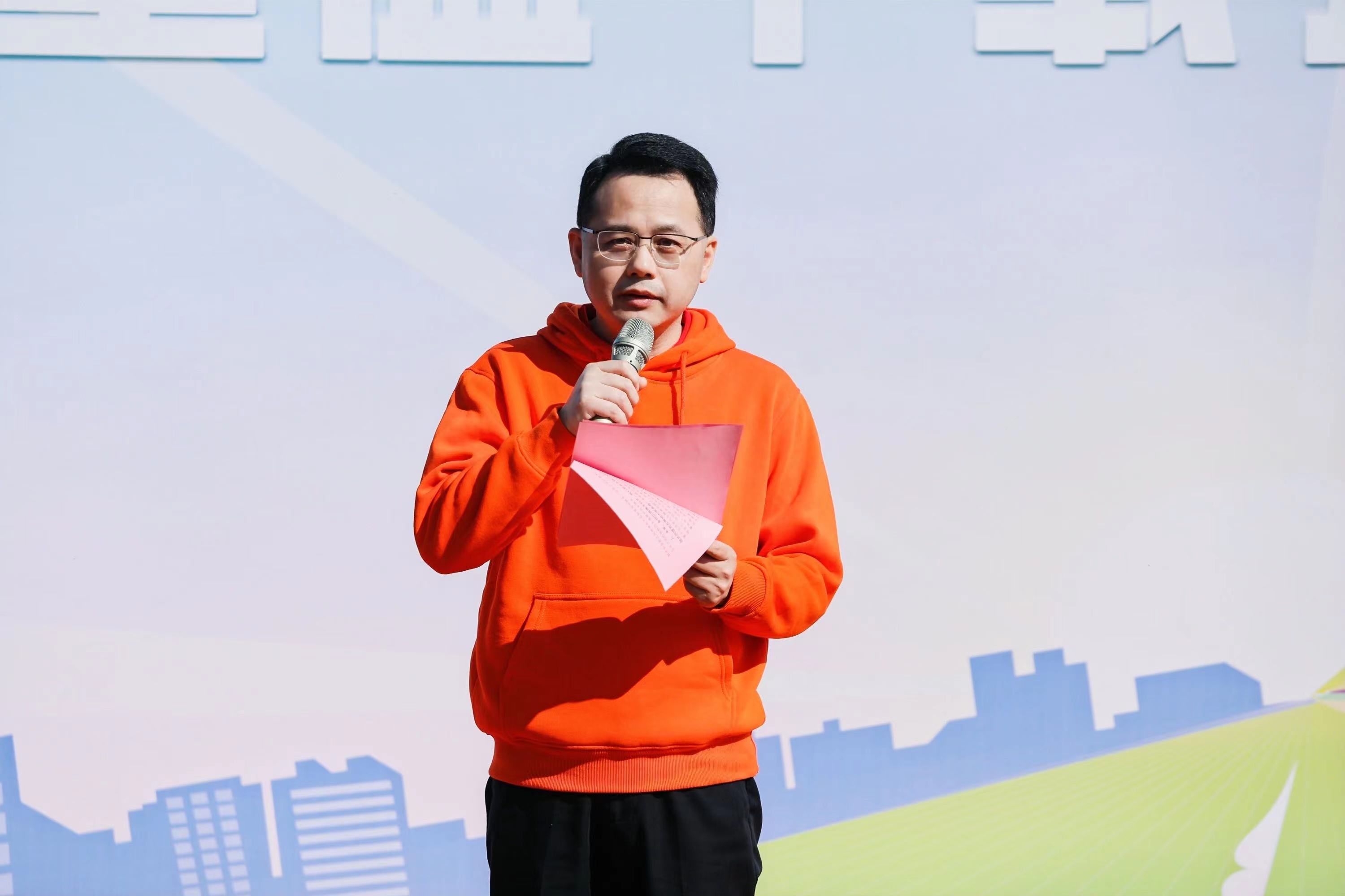 杨书记.jpg 杨书记.jpg