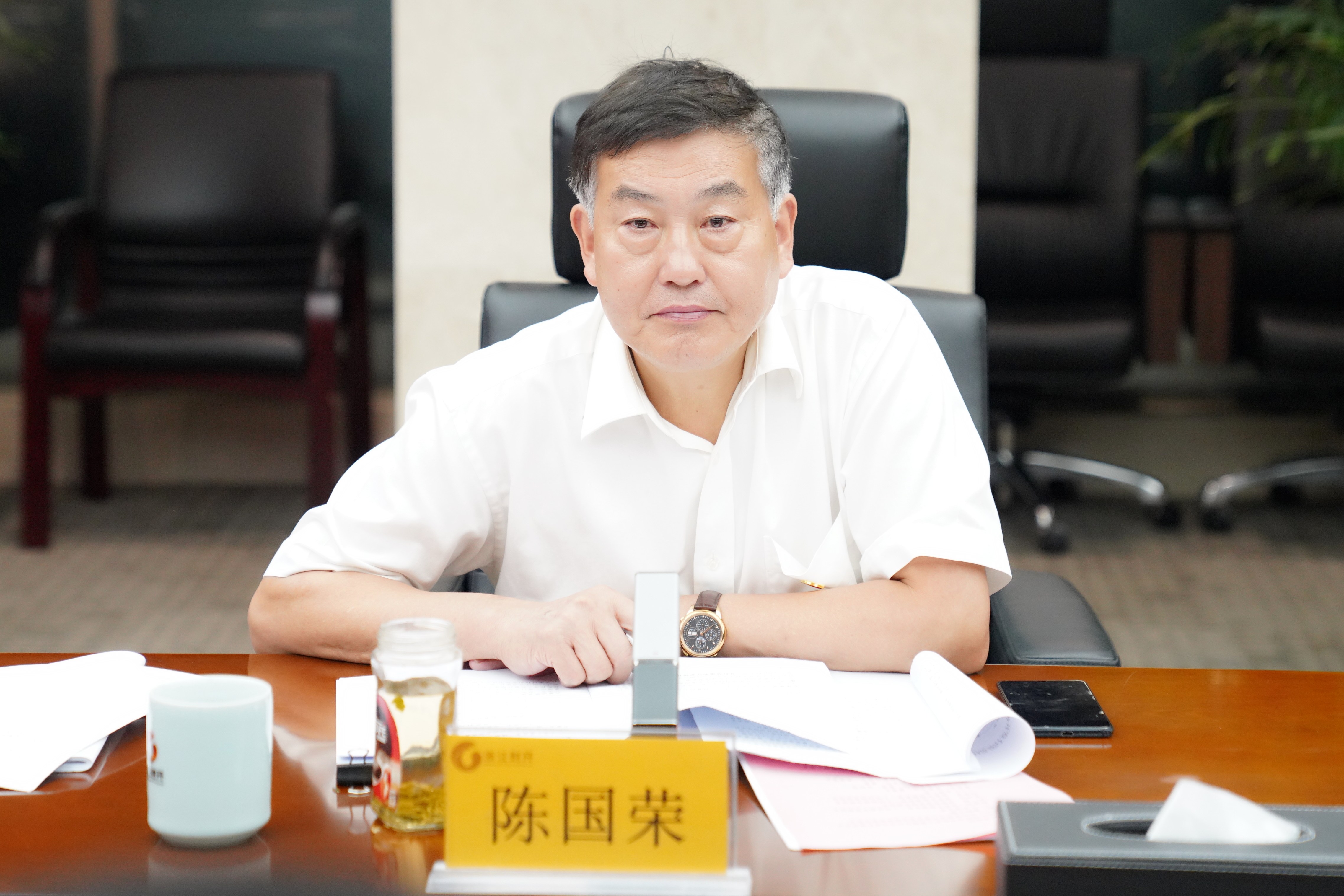 陈 单人.jpg 陈 单人.jpg