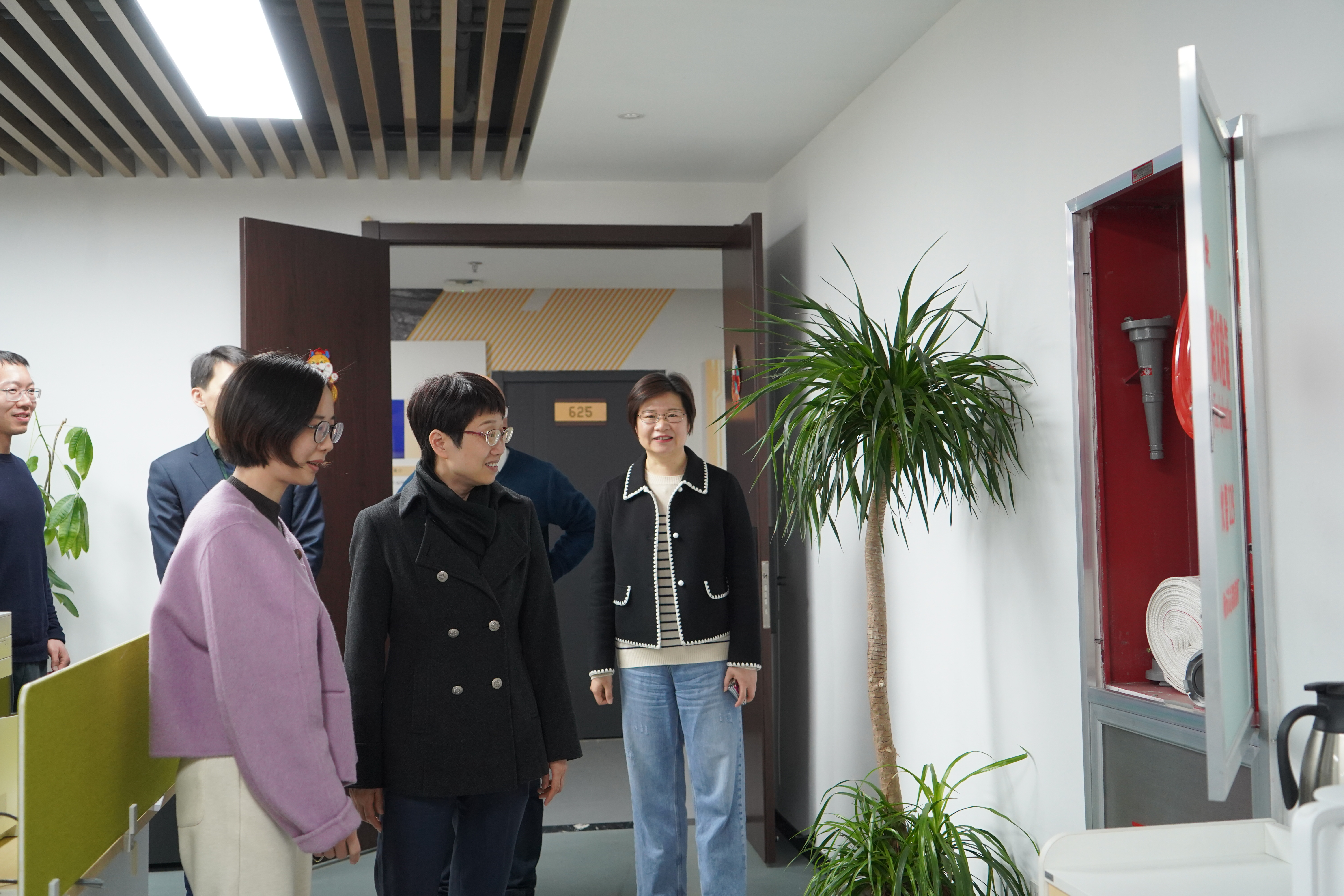 1.jpg 1.jpg